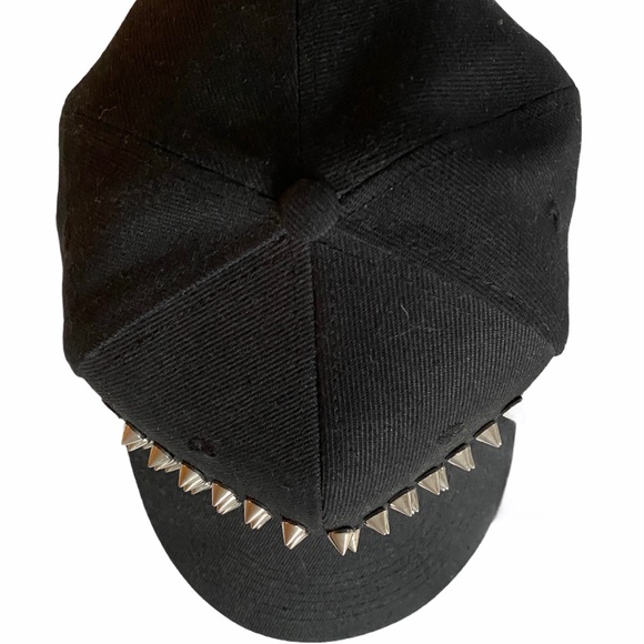 Baseball Hat w/ Metallic Cone Spikes - Picture 5 of 6